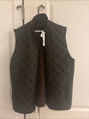 NWT Tahari Quilted Vest in Hunter Green